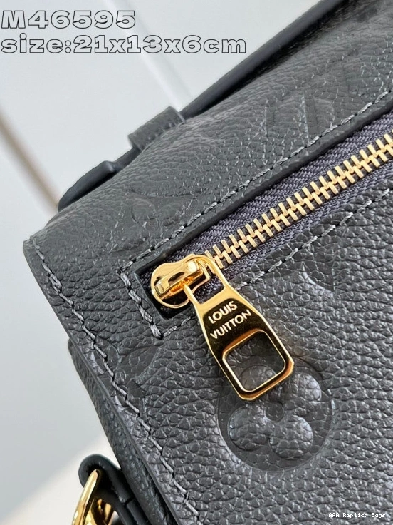 Aaa replica ru EAST POCHETTE WEST VUITTON METIS LOUIS 0813